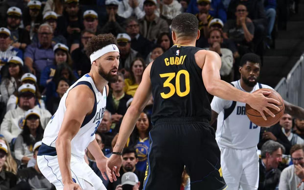 开云体育网页版登录入口-篮球联赛战局激烈，竞逐中轰轰烈烈的简单介绍