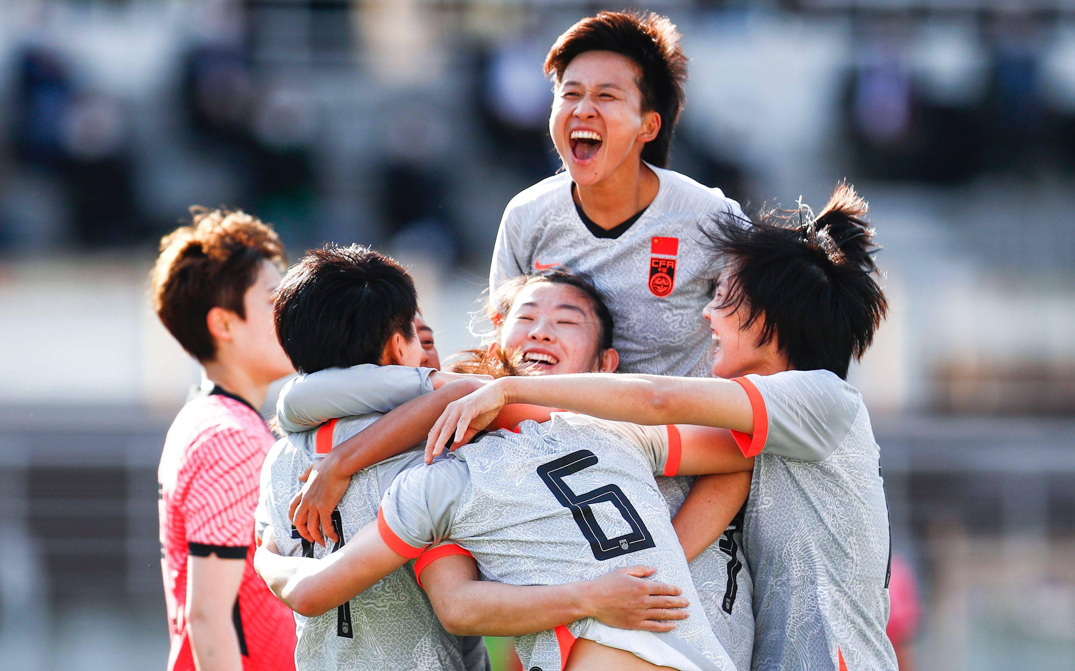 开云体育下载-中国女足备战奥运会足球比赛，球员状态良好