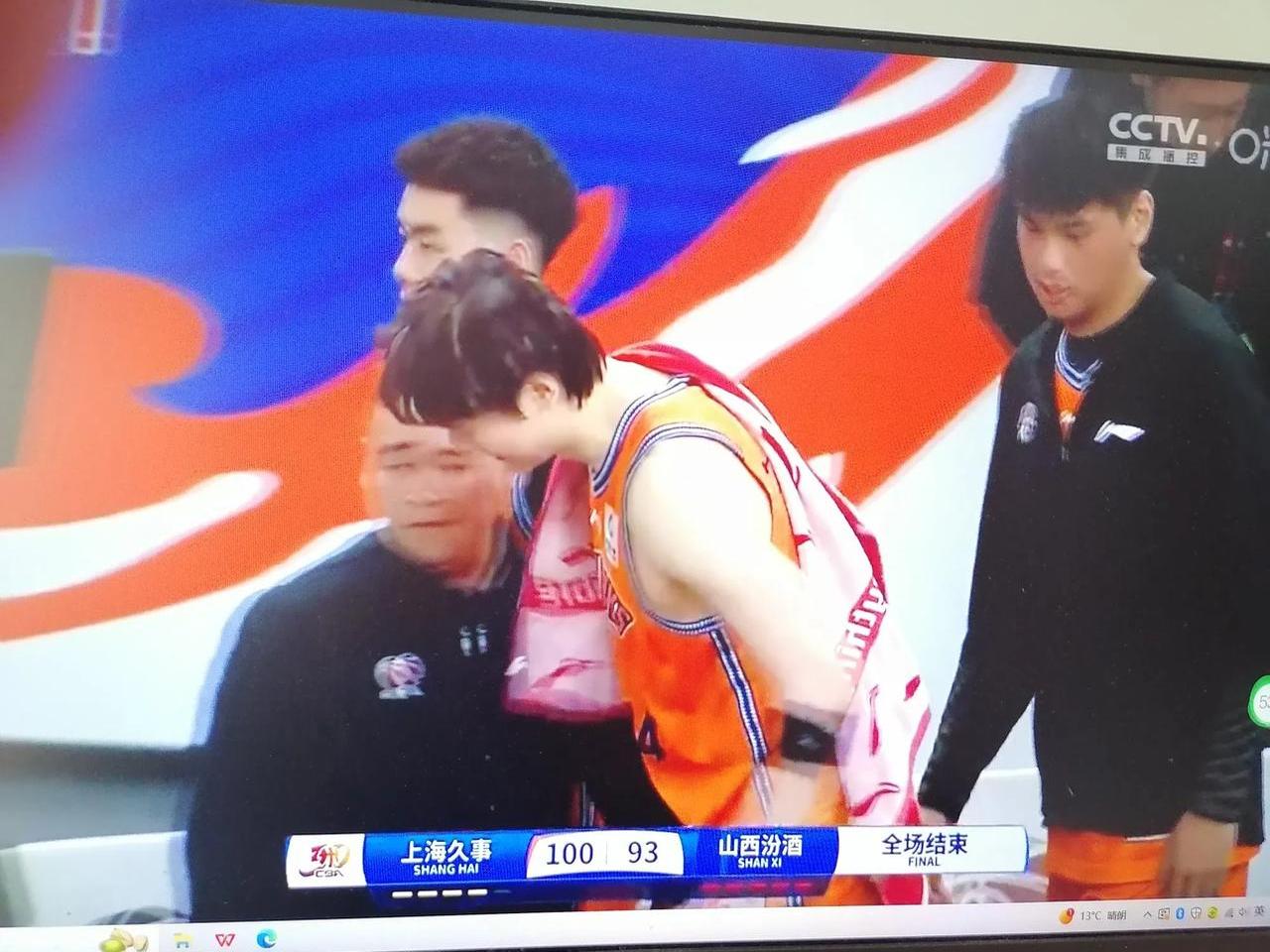 上海男篮精心备战冠军赛，努力拼搏！