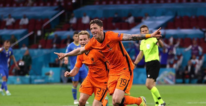 关于荷兰横扫马其顿，小组第一晋级强的信息