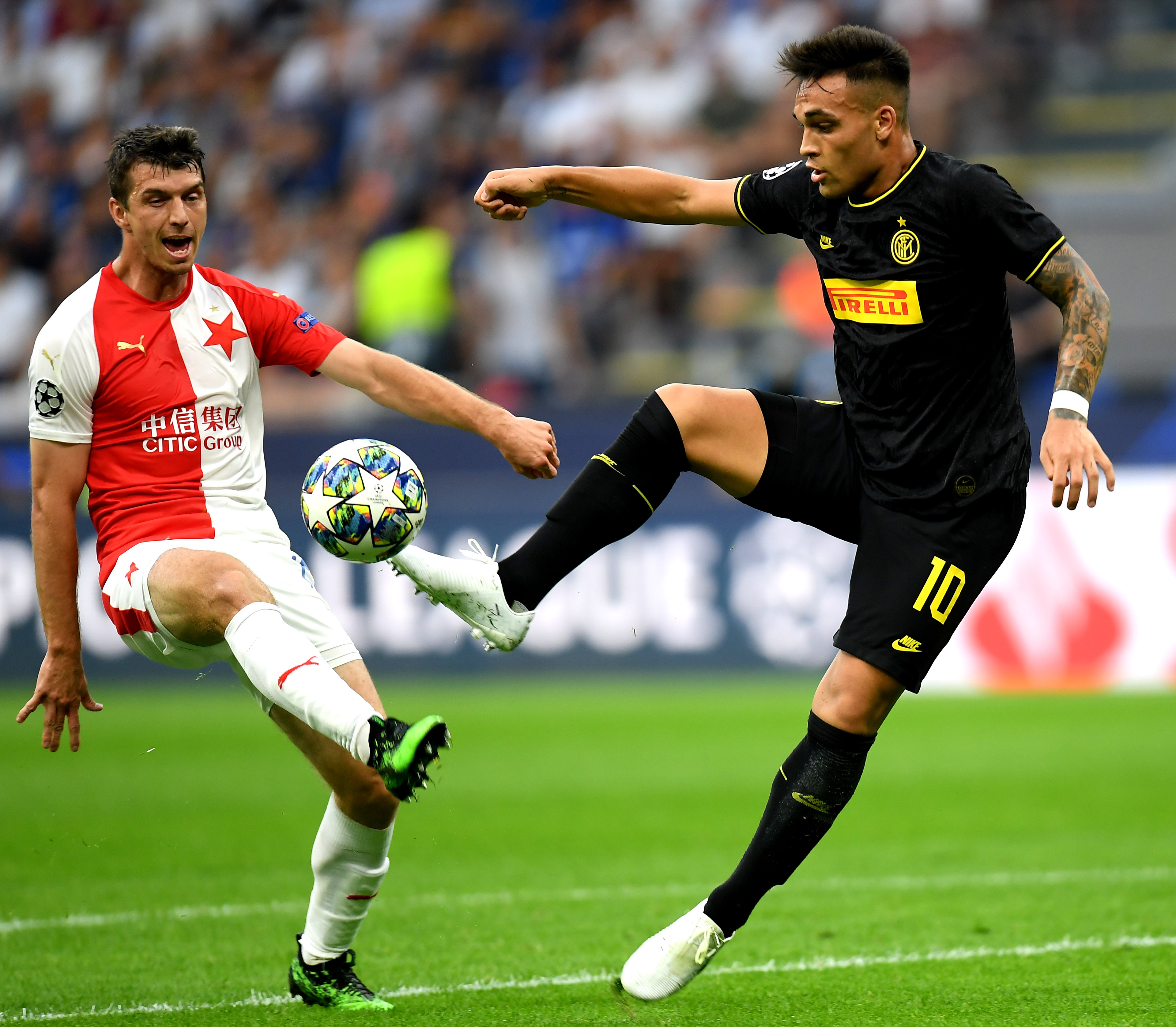 捷克斯拉维亚凌厉进攻，主场占尽优势得手