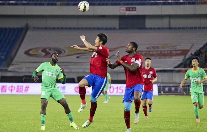 开云体育官网入口-南昌球队备战对阵长春亚泰，球员士气昂扬的简单介绍