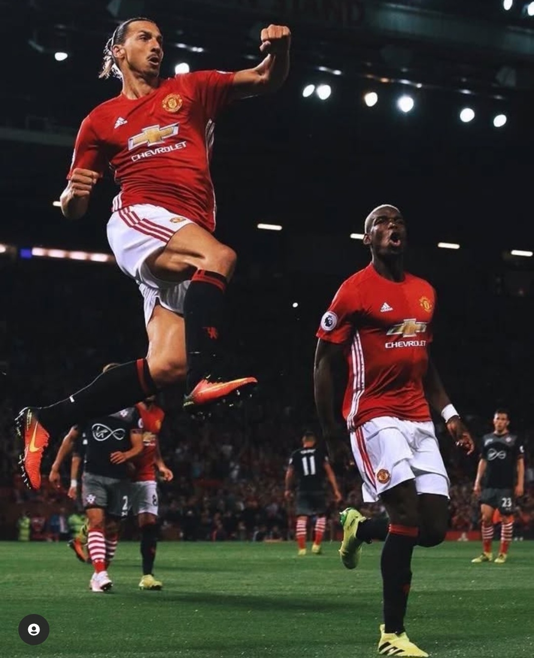 曼联全队迎战士气高涨利物浦，期待胜利的简单介绍