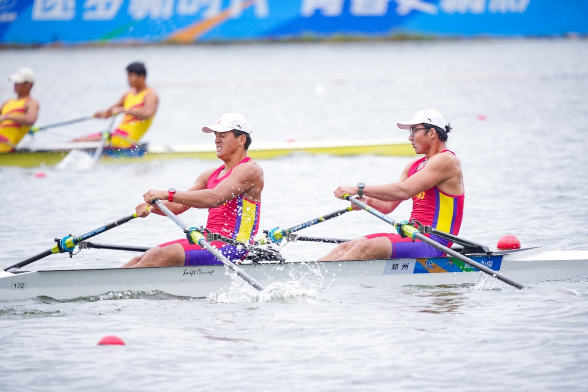 开云体育网页版入口-赛艇比赛男子组决赛场面激烈的简单介绍