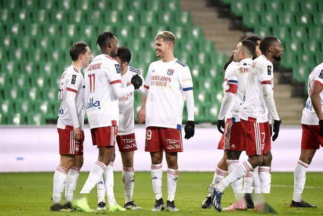 拜仁慕尼黑再创佳绩，客场擒敌豪取三分