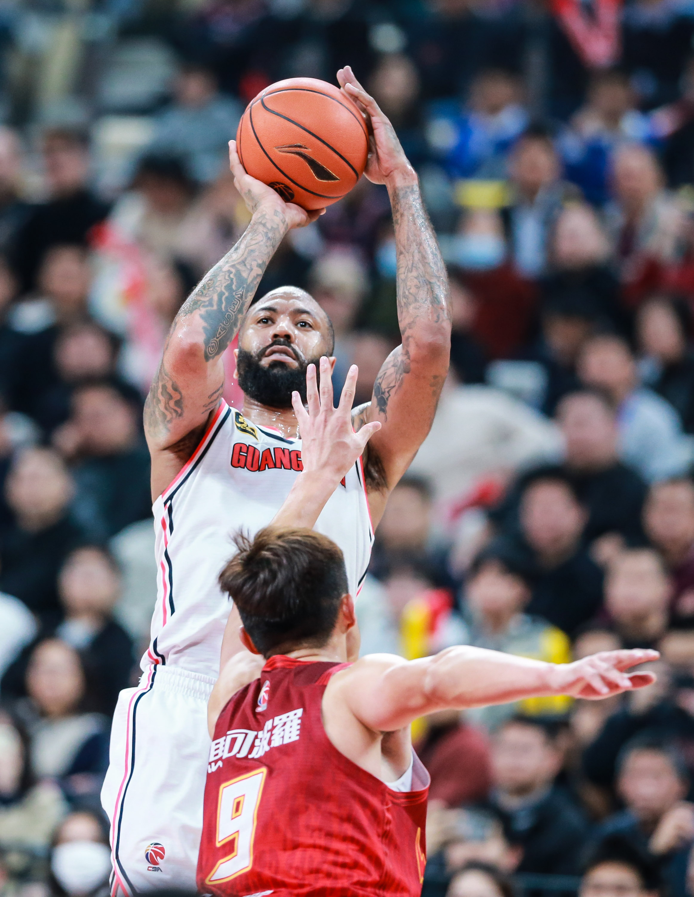 球员们在比赛中发挥出色，用实力征服对手