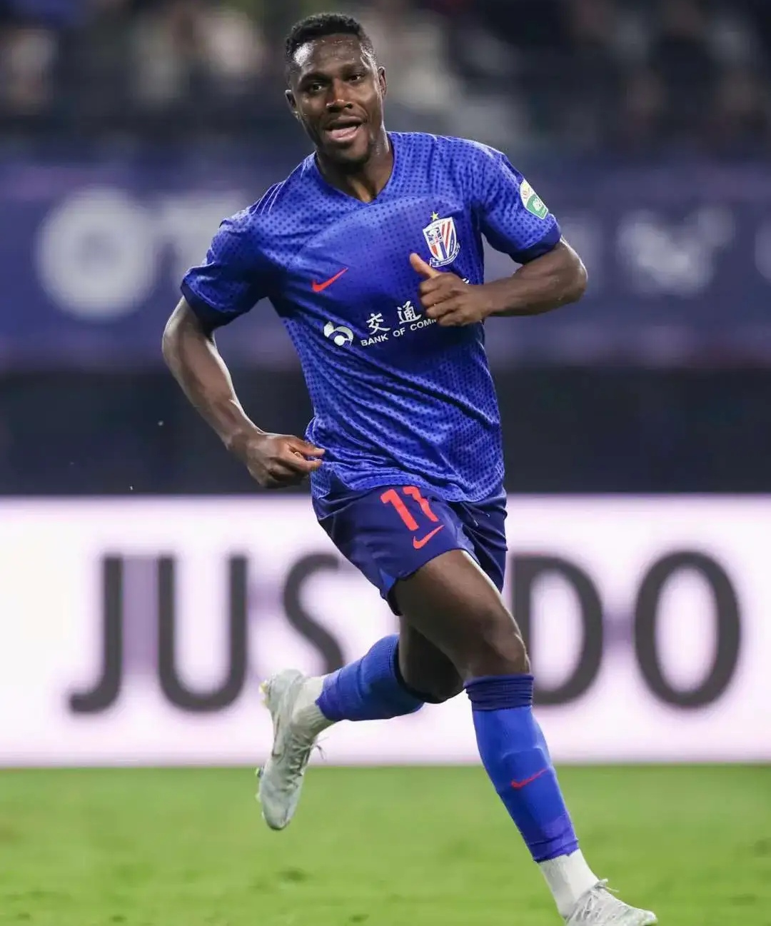 上海申花客场成功逆转节节胜利，积分榜升高的简单介绍