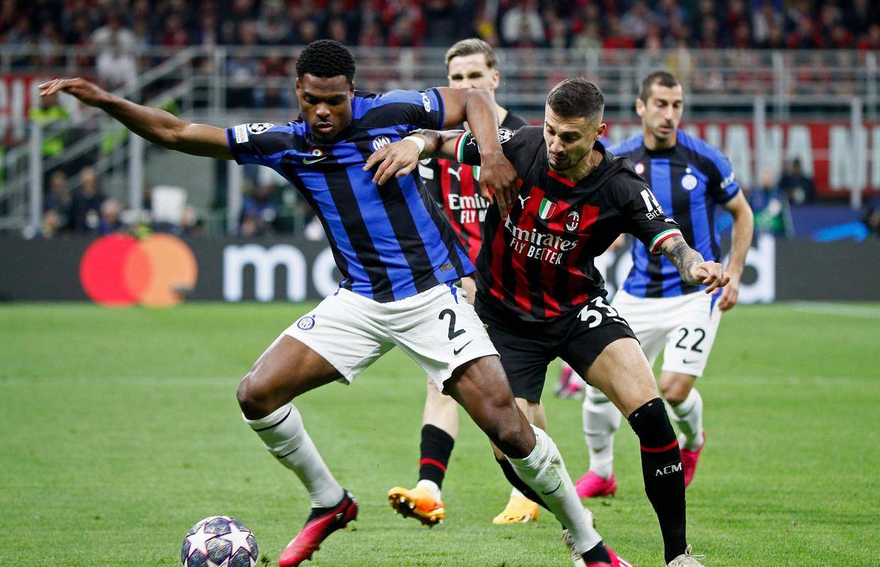 开云体育亚洲官网-包含佛罗伦萨险胜那不勒斯，全队努力的词条