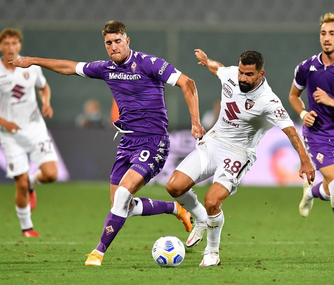 包含佛罗伦萨险胜那不勒斯，全队努力的词条