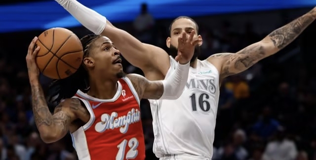 包含独行侠逆袭击败灰熊，哈巴萨尔贡献27分的词条